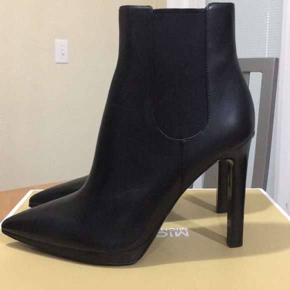 NEW Michael Kors Leather Brielle Bootie size 9 - Picture 8 of 10